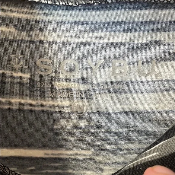 Soybu Black and White Patterned Long Sleeve Dress - Picture 2 of 10